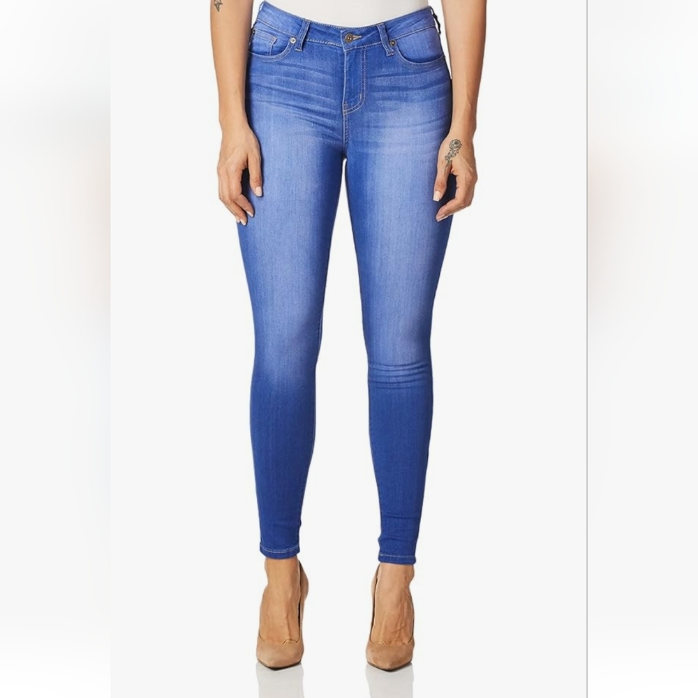 NWT Celebrity Pink Skinny Jeans